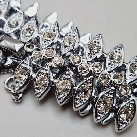 Vintage Sarah Coventry Sparkly Clear Crystal Rhinestone Wide Silver Tone Bracele - Picture 4 of 5